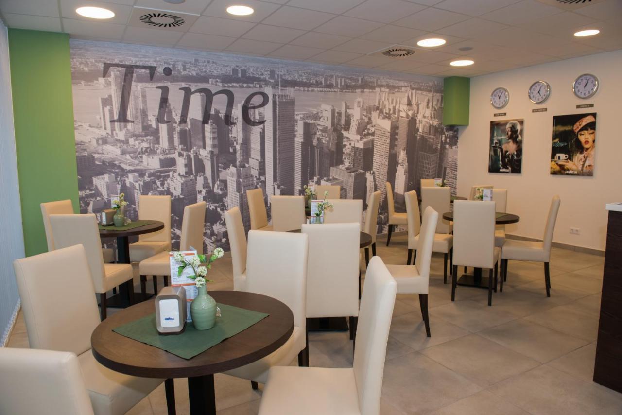 Ais Center Ξενοδοχείο Βόλφσμπεργκ Εξωτερικό φωτογραφία